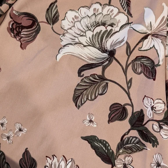 Women's Skirt - Picture 2 of 5